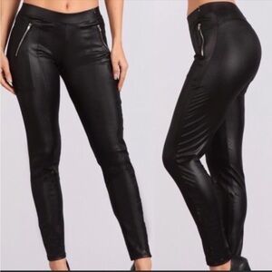 NWT Wila Leggings OSFM Vegan Leather Black Elastic Waist Zippered Pocket NEW